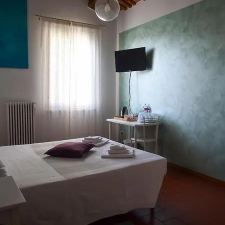 La Casa Di Pilar Bed & Breakfast 3*