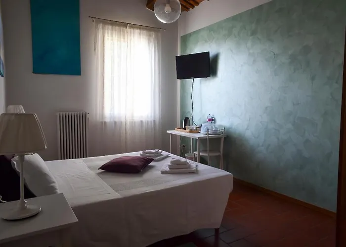 La Casa Di Pilar Bed & Breakfast 3*